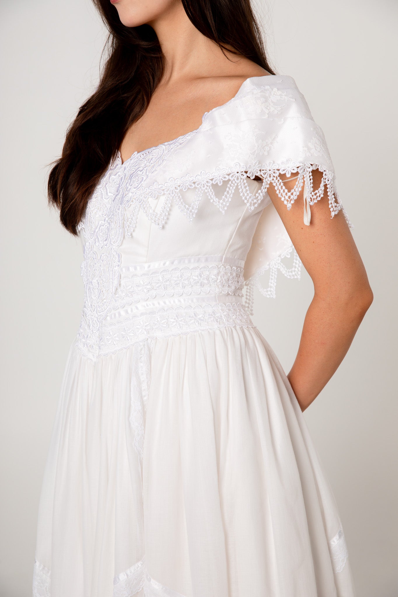 Jessica McClintock White Cotton Lace Wedding Dress