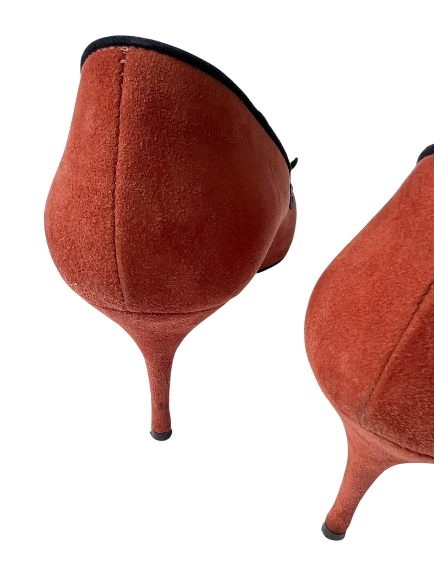 Manolo Blahnik Orange Suede Heeled Pumps - 40