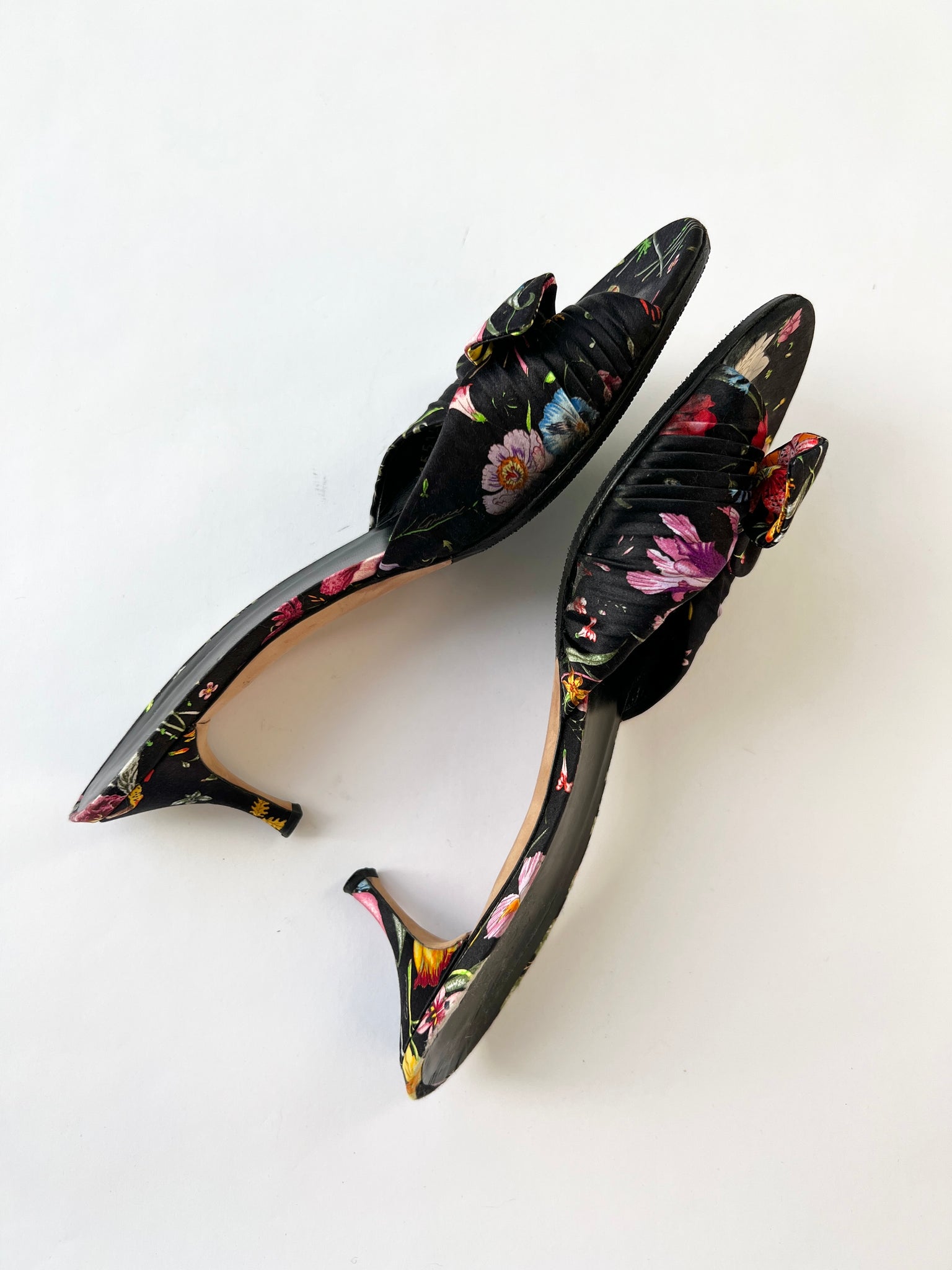 Gucci Black Floral Satin Heeled Sandals - 9.5